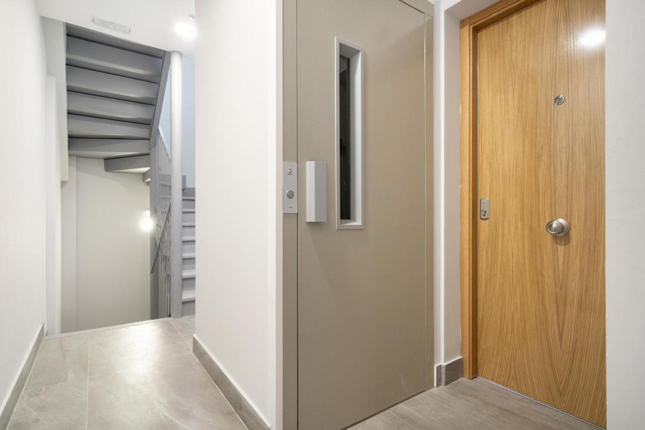 Apartamentos Reformados En Madrid Rio Екстериор снимка